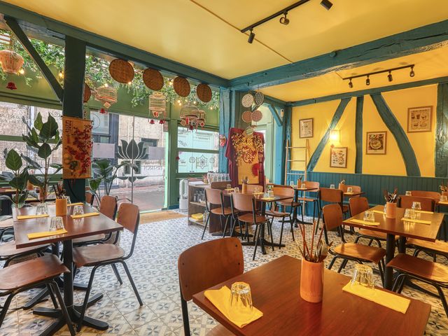 BISTROT SAIGON Ambiance.jpg